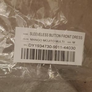 Sleeveless button front dress size M